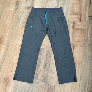 Figs Graphite Kade Cargo Scrub Pants - Size MP